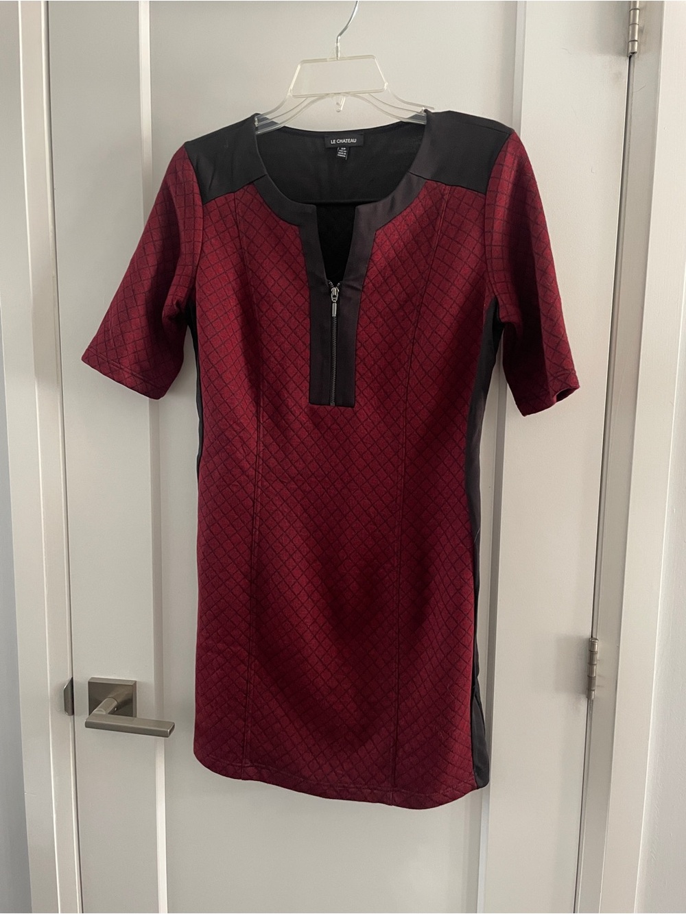 Le Chateau Women's Burgundy Short Sleeve Zip-Front Dress/Tunic - Picture 1 of 3